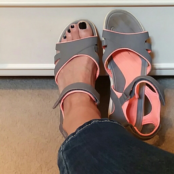 tek gear outdoor sandals